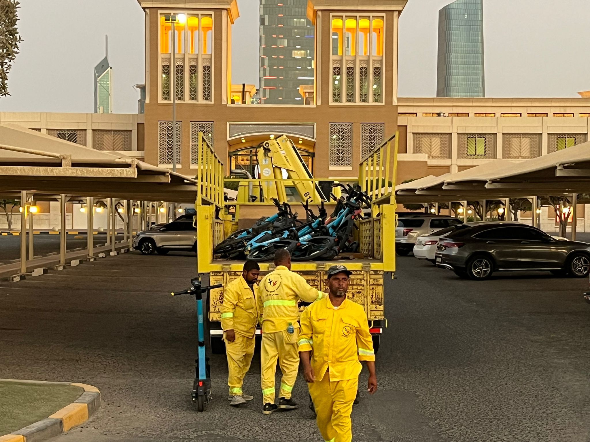 بلدية الكويت: ورفع 38 سكوتر و6 قوارب في العاصمة